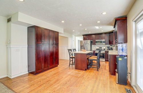 Lincoln House | Lincoln Vacation Rental ~ 2 Mi to Holmes Lake Park