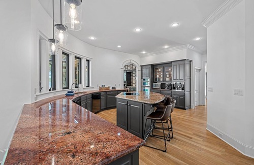 Denver House | Lion Maonr by SoCharm | Luxe Retreat with 300ft of Waterfront Views & Pickleball Court