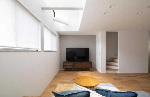 Minato Villa | LIRI Aoi 和モダンな一軒家 JR弁天町駅3分 USJ 梅田 大阪城 本町へ直通