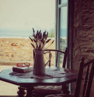 Omales Hotel | Lithos Stone Suites