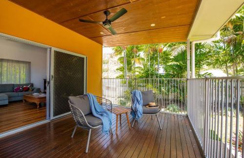 Horseshoe Bay House | Little Butterfly