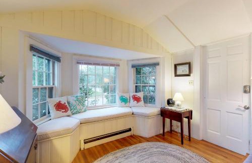Edgartown Apartment | Little Cozy Corner