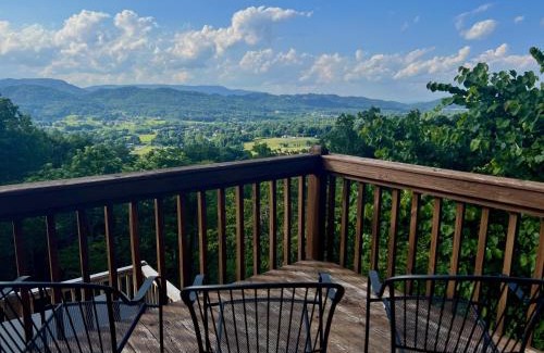 Wears Valley House | Little Greenbriar Lodge cabin