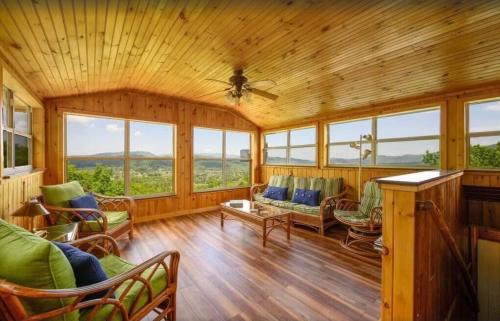 Wears Valley House | Little Greenbriar Lodge cabin