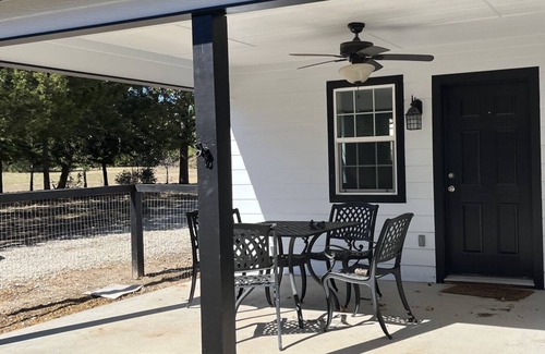 Streetman House | Little House, pickleball, donkeys, exercise, trails,