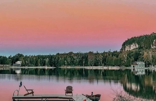 Lion's Head Cabin | Little Lake Lookout: Beach, Views, Dock, Dogs!