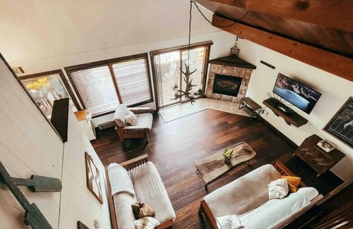 Lion's Head Cabin | Little Lake Lookout: Beach, Views, Dock, Dogs!