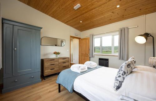 Yarmouth Ski Chalet | Little Lodge At Tapnell Farm