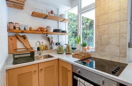 Torquay Apartment | Little Matthews