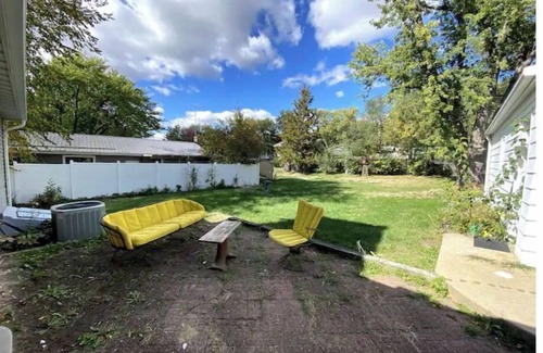 Indianola House | Lively Cottage 2 King Beds 4 Bed 2 Bath