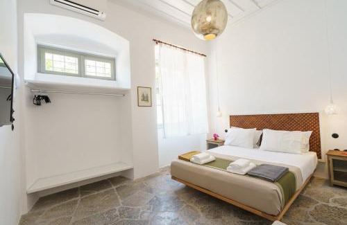 Hydra Apartment | LIVIN Hydra Garden Suite