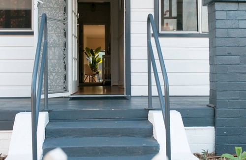 Cessnock Cottage | Livy Lou's Cottage - 3 bedrooms with modern cosy interior, PETS WELCOME!