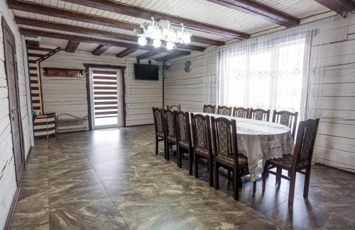 Mykulychyn Apartment | Liz and Sophie