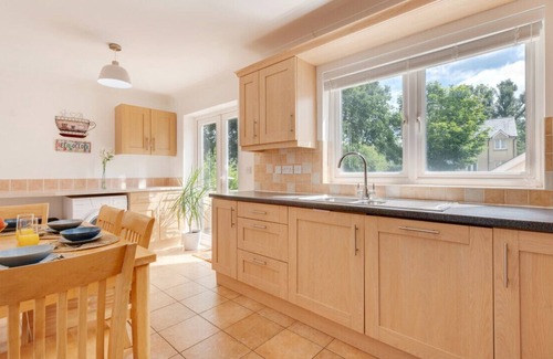 Pentrefelin House | Llety-Cariad - Two Bedroom House, Sleeps 5