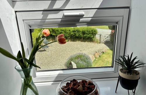 Boncath Apartment | LLOFT GWAIR - HAYLOFT, pet friendly, with a garden in Crymych