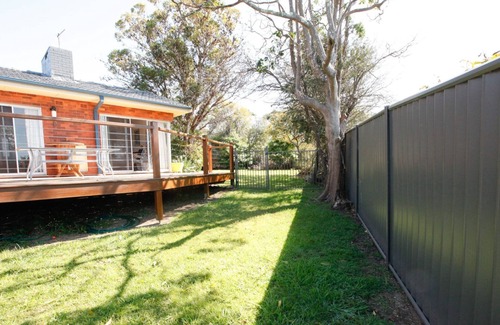 Bermagui House | Llorene - 140 Murrah Street- Great for families , fishing groups, pet friendly