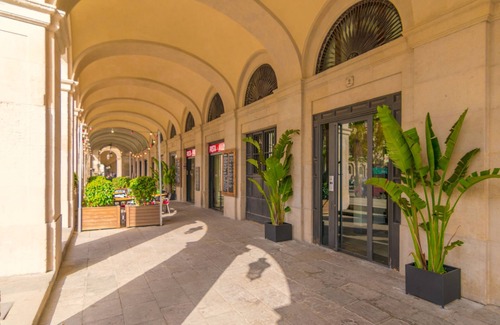 Ciutat Vella Apartment | Llotja - Three Bedroom Apartment, Sleeps 6
