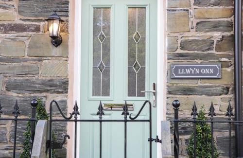 Dolwyddelan House | Llwyn Onn