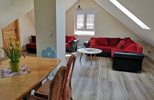 Lobeda-Altstadt Apartment | Lobdeburgblick apartment with a view & comfort