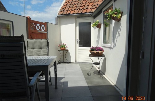 Biervliet House | Located in the western part of Zeeuws-Vlaanderen on the North Sea coast route, in the beautiful village Biervliet