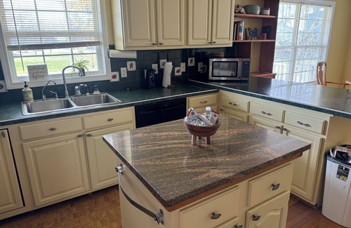 Columbia Cottage | Located on the Albemarle Sound, this family-friendly home has room for everyone!