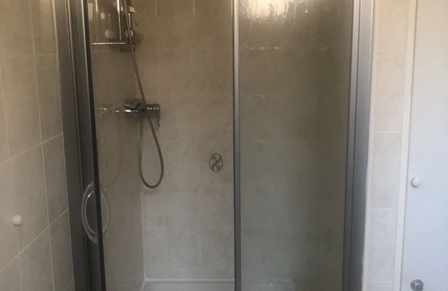 Marine de Saint Ambroggio Condo | Location au Bord de L'eau Avec vue sur Mer. Pour une Famille de 4 Personnes