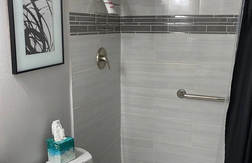 Fashion Square Condo | LOCATION! LOCATION! Ground level! Steps away from Fashion Square Mall & Old Town