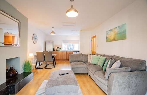 Galway Apartment | Location! Minutes to the Latin Quarter, Spanish Arch, and Shop Street