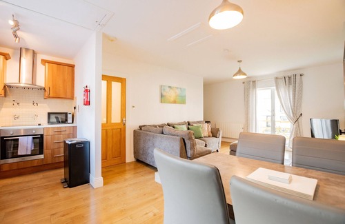 Galway Apartment | Location! Minutes to the Latin Quarter, Spanish Arch, and Shop Street