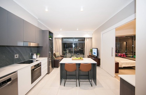 Menlyn Apartment | ⭐️⭐️⭐️⭐️⭐️ Location Style Convenience @ Menlyn Maine