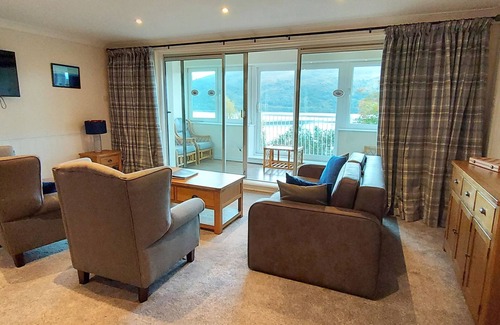 Kinloch Rannoch Apartment | Loch Rannoch Highland Club Red Deer Lodge 01