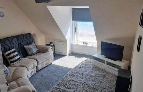 Campbeltown Apartment | Loch Views Apartment Sleeps 2-Pets Ok-Free Parking