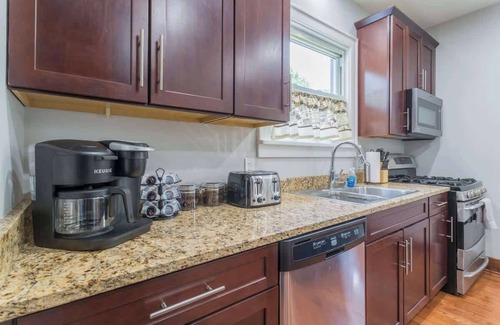 Lockport House | Lockport Haven/3 King Beds/Wi-fi/Near Downtown!