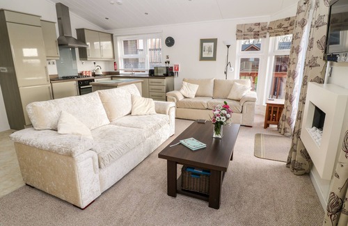 Tavistock Cottage | LODGE 9, family friendly, with a garden in Tavistock