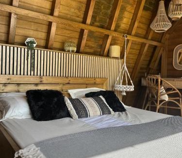 Circuit 1C1 House | Lodges atypiques, filet suspendu ou lit mobile pour expérience unique sous les etoiles