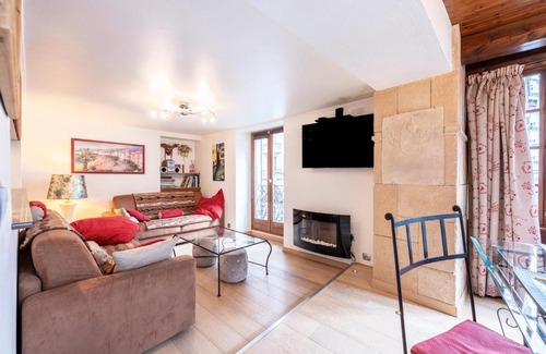 Annecy Old Town Apartment | Lodges Du Canal St Dominique Annecy