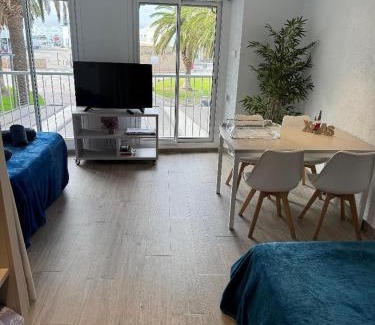 Palamos Apartment | Loft amb vistes al mar 150 mts to Nautical Club Christmas R