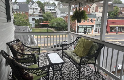 Brunswick Apartment | Loft Apt Just off C&O near Harpers Ferry, AT, train to DC, & Frederick