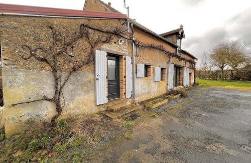Thorigne-sur-Due House | Loft in Sarthe with Garden Retreat