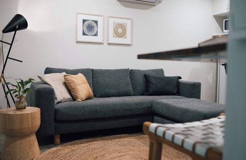 Devonport Apartment | Loft in the heart of Devonport, with bike storage