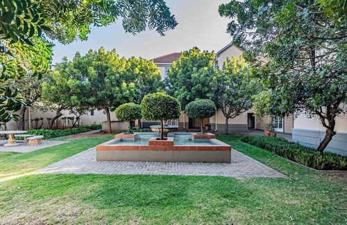 Hatfield Apartment | Loft on GrosvenornModern 1 bedroom loft apartment in Hatfield, Pretoria