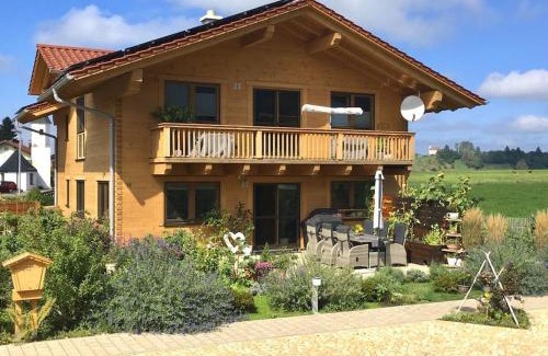 Buching House | Log cabin Green Heart