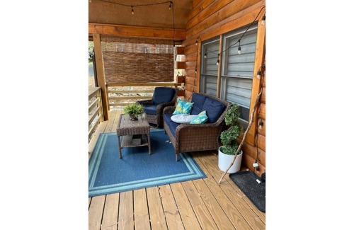 Wallenpaupauk Lake Estates Cabin | Log Cabin with Modern Amenities