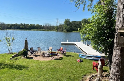 Edgerton House | Log home Lake Koshkonong and Rock River !