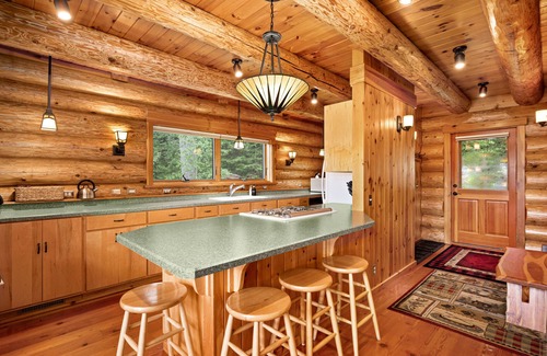 Beaver Bay Cabin | Log home-Lake Superior view, peaceful, wooded, private, near trails, sauna 2026