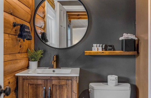 Cashiers Hotel | Log Suite at our Boutique Bed and Brewery