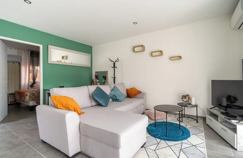 Savasse Apartment | Loge au p'titbonheur A sunny stopover 2 steps from Montélimar