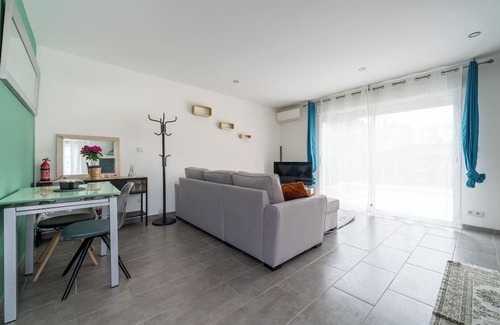 Savasse Apartment | Loge au p'titbonheur A sunny stopover 2 steps from Montélimar