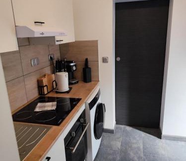 Douai House | Logement indépendant avec parking privé , clim , smart tv idéal déplacement pour pro ou vacances