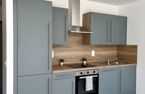 Simandres Apartment | Logement Neuf en Rez-de-jardin Avec Parking à 20 min de Lyon